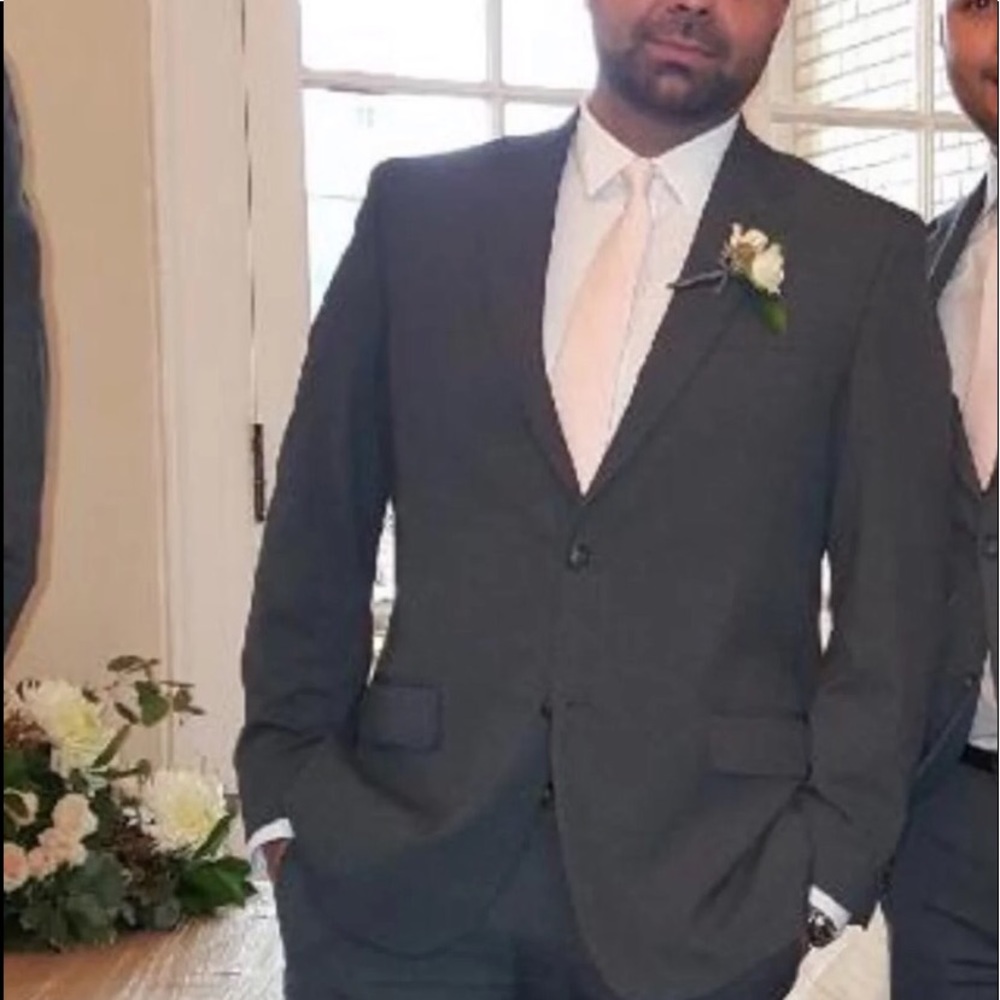 Men’s grey suit
